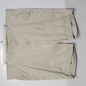 Men's Lee Extreme Comfort Performance Series Beige Size 50 Shorts